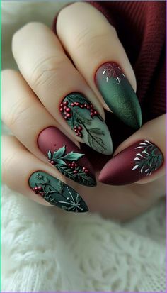 Octoberfest Nails, Pine Tree Nails, Nail Art Inspiration Creative, Winter Inspired Nails, Folklore Nails, Party Nails Designs, Christmas Naildesign, Christmas Nails Inspiration, Mint Green Nails