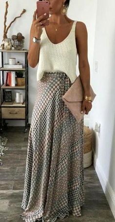 Use these four easy outfit formulas to create cute boho style outfits for summer 2020 inspired by the Free Spirit Style Archetype Tank Top Dress Outfit, Nail Summer, Casual Maxi Skirt, Boho Fashion Summer, Maxi Skirt Boho, Styl Boho, A Skirt