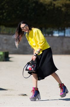 Statement-making platforms: Irene Kim at Paris Fashion Week Look Paris, Korean Fashion Summer Casual, Korean Fashion Summer, Spring Street Style, 60s Fashion, Korean Street Fashion