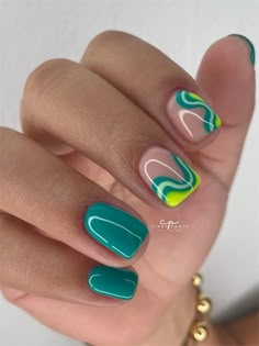 Short Gel Manicure Ideas, Uñas Summer, Swirl Nail Designs, Swirl Nail, Green Acrylic Nails, Colorful Nails, Short Nail, Cute Gel Nails, Short And Sweet