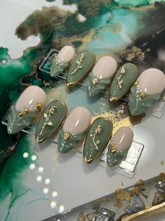 Sage Colored Nails, Emerald Gold Nails, Green Elegant Nails, Black Green And Gold Nails, Green Earthy Nails, Quince Nails Green And Gold, Tropical Holiday Nails, Green And Gold Acrylic Nails, Wedding Nail Art