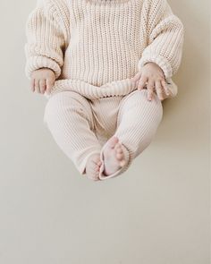 A ribbed one-piece that'll make little one look too cute to miss! Crafted with top-of-the-line ribbed cotton, these leggings are so soft + stretchy, perfect for snuggling up on those cool days. They're ultra cozy + stretchy so they'll stay comfy all day. Match with their bodysuit for a stylish look, or style them up with our chunky sweaters for a modern boho look. 95% cotton, 5% spandex Toddler Bottoms, Baby Luna, Chunky Sweaters, French Baby, Diaper Bag Accessories, Baby Jeans, Baby Co, Spring Baby, Ribbed Leggings