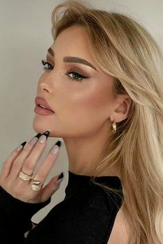 Maquillaje Glowy, Classy Makeup, Formal Makeup, Nude Makeup, Glamour Makeup, Long Blonde, Glowy Makeup