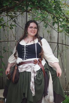 Plus Size Fantasy Outfits, Ren Faire Outfits Plus Size, Plus Size Ren Faire, Plus Size Ren Faire Costume, Renfaire Inspiration, Female Hobbit, Skirt Hike, Base Clothing, Green Skirts