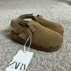 Brand New Zara Kids Brown Leather Suede Clogs. Perfect For Fall!! Size 26 Eur, 9.5 Us Toddler Casual Slip-on Clogs With Soft Sole, Spring Non-slip Round Toe Mules, Cute Leather Sandals With Round Toe, Brown Non-slip Slippers For Spring, Spring Clogs With Round Toe In Brown, Casual Closed Toe Clogs With Soft Sole, Summer Non-slip Brown Clogs, Brown Slippers With Buckle Closure And Round Toe, Cute Brown Closed Toe Sandals