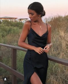 Satin Summer Dress, Graduate Dress, Midi Hair, V Neck Party Dress, Blue Vintage Dress, Vintage Dress Black, Vintage Dress Blue, Classy Prom Dresses, Vintage Black Dress