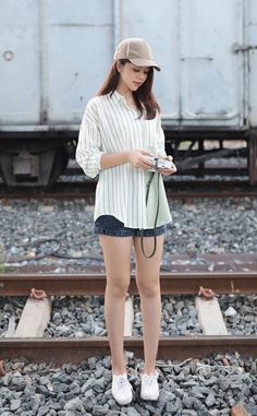 Cute Summer Outfits For Women 20s, Seoul Summer Fashion, Polo Outfit Women's Korean, Linen Style Fashion, Simple Casual Outfits, Casual College Outfits, Korean Casual Outfits, Stylish Short Dresses, Everyday Fashion Outfits