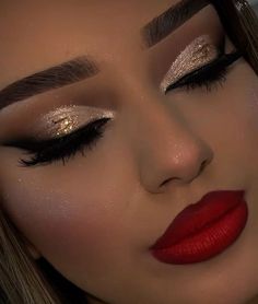 Red And Silver Makeup Looks, Red Prom Looks Makeup Ideas, Red And Gold Makeup Looks, Makeup Tutorial For Oily Skin, Red Quince Makeup, Sminkanje Makeup, Natural Party Makeup, Red Prom Makeup, Glitter Party Makeup