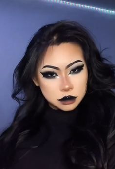 Dead Ballerina Makeup, Friendly Witch Makeup, Natural Witchy Makeup, Witch Makeup Looks Easy, Elphaba Inspired Makeup, Dark Elven Makeup, Dark Fae Make Up, Dark Faerie Makeup, Gothic Fairy Makeup