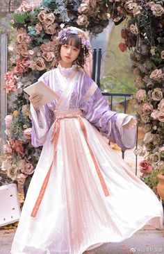 Asian Traditional Clothes, Girly Fits, Chinese Style Dress, Japan Outfit, Chinese Clothing, Asian Outfits