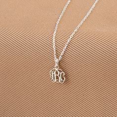 Personalized Gold Jewelry, For Mom, Silver Monogram, Cary Nc, Gold Name Necklace, Jewelry Website, Rose Gold Chain, Monogram Necklace, Gifts Personalized