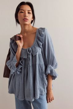 We The Free Sun Sister Top | Free People Babydoll Blouse Outfit, Boho Top Outfit, Fancy Casual, Slouchy Jeans, Linen Fashion, White Lace Top, Babydoll Top, Blouse Outfit, Spring Style