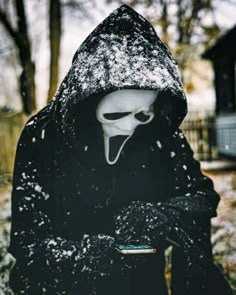 Ghostface Aesthetic, Punk Costume, Mask Guy, Horror Photos, Ghostface Scream, Scary Movie Characters, Big Scary