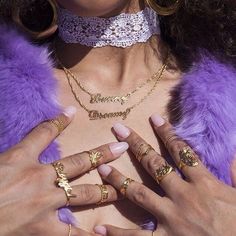 Clawdeen Wolf, Catty Noir, Fashion 90s, Gold Aesthetic, Mode Casual, Trendy Necklaces, Purple Aesthetic, Cartier Love Bracelet, Jewelry Inspo