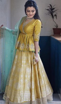 Long Blouse Designs, Half Saree Designs, Salwar Kamiz, Unique Blouse Designs, Indian Gowns, Indian Bridal Outfits, Designer Dresses Casual