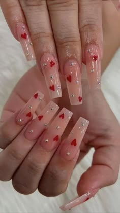 Pink Coffin Valentines Nails, Simple Nails For Valentines Day, Valentine’s Nail Art Designs, Matching Nails With Best Friend Valentines, Valentine Day Nails Almond, Cute Anniversary Nails, Trendy Valentines Day Nails Almond, 15 Nails Ideas Red, Cute Red Nails Ideas