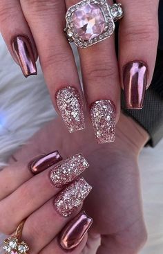 Rose Gold Glitter Nails, Tiger Stripe Nails, Rose Gold Nails Glitter, Gold Accent Nail, Rose Gold Nails Design, Accent Nail Designs, Gold Chrome Nails, Nail Decals Diy, Bridesmaids Nails