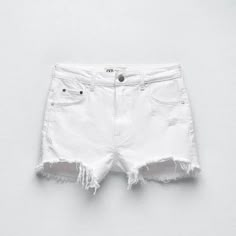 Zara White Denim Shorts Nwt Size 6 White Jeans Shorts, Zara Jean Shorts, First Day Of School Fits, Anna Mcnulty, Cute Disney Outfits, Short Blanc, Outfit Inspo Summer, White Jean Shorts, Casual Preppy Outfits