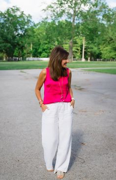 Styling Wide Leg Linen Pants - Cyndi Spivey Straight Leg Linen Pants Outfit, Tops To Wear With Linen Pants, Dress Up Linen Pants, Resort Pants Outfits, How To Wear White Linen Pants, How To Wear Wide Leg Linen Pants, How To Style Linen Pants Casual, What To Wear With White Linen Pants