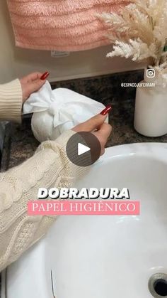 28K views · 2.9K reactions | Passo a passo de uma dobradura no capricho para você que ama decoração 🤍
Me conta se gostou nos comentários | Juliana Ferrari | Tommy Richman · MILLION DOLLAR BABY Million Dollar Baby, Toilet Paper Crafts, Pink Crafts, Million Dollar, Rich Man, June 1