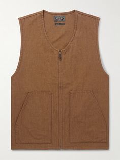 BEAMS PLUS' workwear-inspired garments are built to stand the test of time. This gilet is cut from lightweight yet durable cotton-canvas and has two sizable patch pockets for your phone and cardholder. Brown Vest Men, Check Vest, Beams Plus, Brown Vest, Cotton Vest, Vests Mens, Outerwear Vest, The Test, Suede Jacket