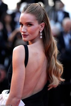 Rosie Huntington Whiteley Hair, Rosie Huntington Whitely, Red Carpet Glam, Red Carpet Hair, Bridesmaid Hair Makeup, Rosie Huntington