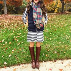 Black/white stripe tee dress + pink J Crew vest + blanket scarf + boots. Striped Tee Dress, Princess Closet, Preppy Mode, Southern Curls And Pearls, Mom Fall, The Cardigans, Moms Fashion, Fashion Queen, Dream Outfits