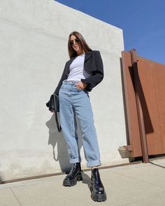 Blazer Outfits Street Style, Crop Blazer Outfit, Cropped Blazer Outfit, Blazer Outfit, Special Clothes, Cropped Blazer, Total Look, Street Style Inspiration