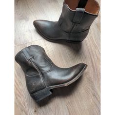 Frye Billy Short Pull On Western Cowgirl Boots, Women's 7.5 M, Color Distressed Brown, New Retail $398.00 Frye Billy Short Boots Outfit, Thrift Manifestation, Black Cowgirl Boots, Leather Heeled Boots, Western Leather, Western Cowgirl, Frye Shoes, Short Boots, Cowgirl Boots