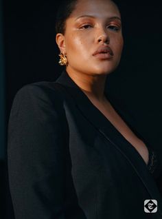 'I'm like Braveheart': model Alva Claire on why her mere presence in fashion is radical Body Positive Photography, Plus Size Posing, Editorial Inspiration, Portrait Editorial, Model Inspo, Pic Pose