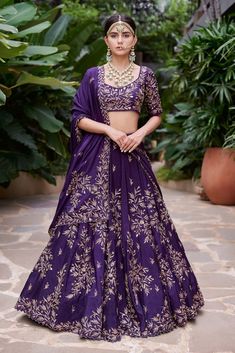 Regal Ways To Add The Jewel-Tone Purple To Your Wedding - ShaadiWish Lehenga With Blouse, Orang India, Purple Lehenga, Bridal Lehenga Collection, Gaun Fashion, Desi Outfits