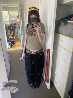 Sf Aesthetic Outfits, 2000s Numetal Fashion, Hippie Alternative Style, Losercore Outfits, Emo Hippie, Hardcore Style, Baggy Clothes, Fits Clothes, Foto Ideas Instagram