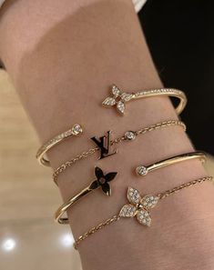 Profumo Victoria Secret, Xoxo Jewelry, Dope Jewelry Accessories, Wrist Jewelry