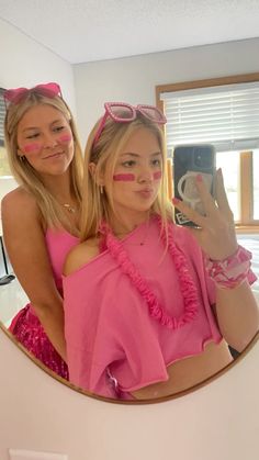 Football Eye Black, Football Season Outfits, Football Game Outfit Highschool, School Spirit Days, Spirit Week Outfits, Season Outfits, Pink Football, Marvel Clothes, Football Game Outfit