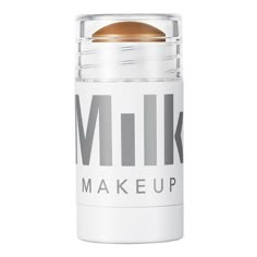 Un bronzeur crème mat formulé avec des ingrédients hydratants pour un hâle et des contours à moduler à l'envi..  Milk Makeup - Matte bronzer - bronzer crème - -mini stick matte bronzer baked Milk Makeup Highlighter, Milk Makeup Sephora, Bronzer Stick, Charlotte Tilbury Pillow Talk, Best Bronzer, Makeup Sephora, Sunkissed Skin, Matte Bronzer, Makeup Bronzer