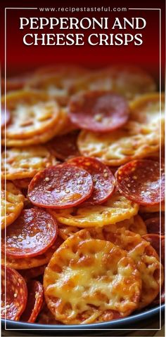 pepperoni and cheese crispes on a plate with text overlay that reads, how to make pepperoni and cheese chips