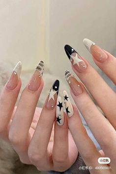 Kpop Acrylic Nails, Nail Ideas Kpop, Kpop Nail Ideas, Kpop Nails Inspired, Kpop Nails Designs, Kpop Inspired Nails, Kpop Nail Art, Xiaohongshu Nails, Nails Chinese