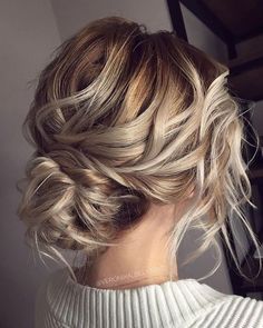 Wedding Hairstyles Updo Messy, Messy Wedding, Messy Wedding Hair, Wedding Hairstyles Medium Length, Messy Updo, Boho Wedding Hair, Bridal Hair Updo, Elegant Wedding Hair, Up Dos For Medium Hair