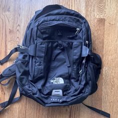 The North Face Recon Backpack Hydroflask Water Bottle, College Semester, North Face Recon, School Backpack Essentials, North Face Borealis, North Face Bag, My Backpack, Backpack Essentials, School Bag Essentials