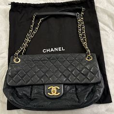 This Chanel Bag Is Very Classic Chanel Handbag. Have Sign Of Use. This Is Like The Vintage Style And The Gold Color Cc Is Super Nice And Classic. It Can Be Casual Or Dress Up. Classic Chanel, Chanel Bags, The Gold, Chanel Handbags, The Vintage, Chanel Bag, Chanel Classic, Vintage Style, Gold Color