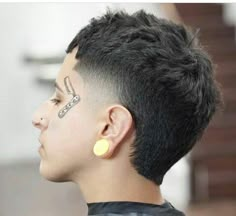 Undercut Fade Women, Best Short Haircuts For Men, Popular Mens Haircuts, Stylish Mens Haircuts, Undercut Fade, Short Haircuts For Men, Mens Hairstyles With Beard