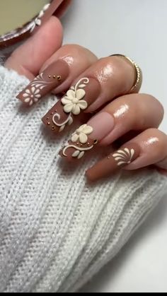 Simple Fall Sets Nails, Medium Size Nail Designs, Brown Nails White Design, Simple Thanksgiving Nail Designs, Nude Fall Nails Acrylic, Neutral Brown Nails, Brown Fall Nails Designs, Fall Theme Nails