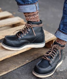 Moc Toe Boots Men Outfit, How To Make Boots, Casual Work Boots, Mens Outdoor Fashion, Boots Men Outfit, Red Wing Boots, Simple Shoes, Best Shoes For Men