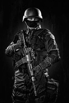 SWAT - DREAM JOB #Windows8XHTC #Windows8XboxLive Swat Police, Swag Ideas, Swat Team, Military Special Forces, Special Force, Special Ops, Drawing Style, Men Wear, Military Gear