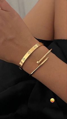 Dope Jewelry, Classy Jewelry, Expensive Jewelry, Stacked Jewelry, Jewelry Lookbook, Hand Jewelry