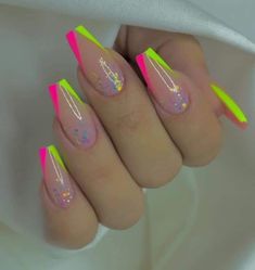 Neon Acrylic Nails, Neon Nail Designs, Neon Green Nails, Bright Nails, Nails 2023, Summer Acrylic Nails, Yellow Nails