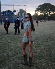 Festival fashion @ Pitch Music and Arts Pitch Music And Arts Festival, Strawberry Fields Festival Outfits, Aussie Festival Outfit, Spilt Milk Festival Outfit, Beyond The Valley Festival Outfits, Festival Vibes Outfit, Pitch Festival Outfits, Music Festival Fits, Music Festival Outfits Rave