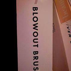 Bondi Boost Blowout Brush. Bondi Boost, Blowout Brush, Blow Out, Hair Tools, Womens Hairstyles, Color White, Tools, White, Color