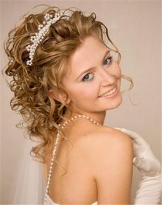 Bride Curly Hairstyles, Hair With Crown, Hairstyles With Tiara, Curl Updo, Long Hair Princess, Wedding Hairstyles Medium Length, Curly Wedding Hair, Hairdo Wedding, Hair Styles 2014