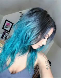 21 Blue Hair ideas that you'll love - Ninja Cosmico Teal Hair, Hair Color Crazy, Makijaż Smokey Eye, Super Hair, Hair Color Blue, Short Hairstyle, Mermaid Hair, Rainbow Hair, Hair Envy